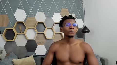 Snapshot of jamalmyst_ chatting on March 2, 7:41 pm online show from March 2, 7:41 pm