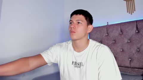 Snapshot of james_cr chatting on February 25, 1:50 pm james_cr online show from February 25, 1:50 pm