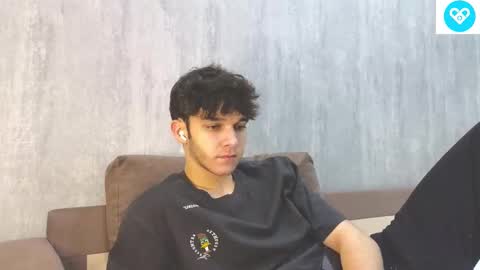 Snapshot of james_friends chatting on March 8, 10:02 pm James online show from March 8, 10:02 pm