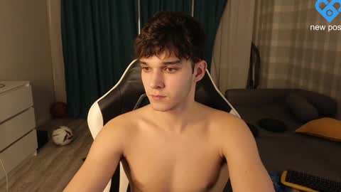 Snapshot of james_friends chatting on January 28, 8:47 pm James online show from January 28, 8:47 pm