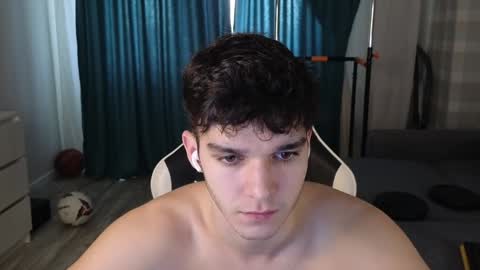 Snapshot of james_friends chatting on January 29, 12:45 pm James online show from January 29, 12:45 pm