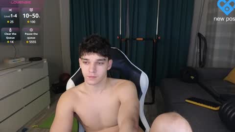 Snapshot of james_friends chatting on January 14, 11:16 pm James online show from January 14, 11:16 pm