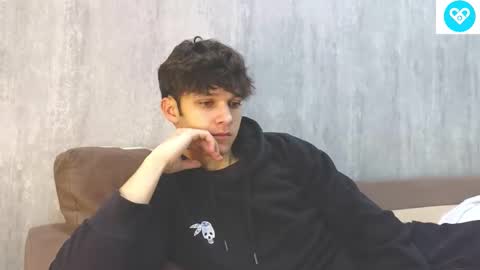 Snapshot of james_friends chatting on March 10, 8:56 pm James online show from March 10, 8:56 pm