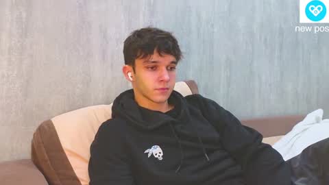 Snapshot of james_friends chatting on February 3, 9:07 pm James online show from February 3, 9:07 pm