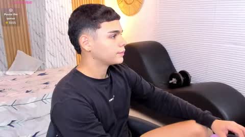Snapshot of james_jonnes chatting on October 9, 8:03 pm James online show from October 9, 8:03 pm