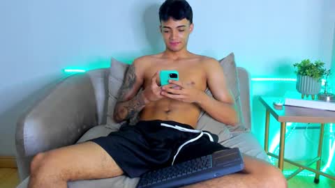 Snapshot of jamesclemont chatting on September 28, 1:03 am James Clemont online show from September 28, 1:03 am
