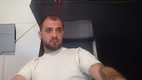 JamesMyers online show from June 22, 4:19 am