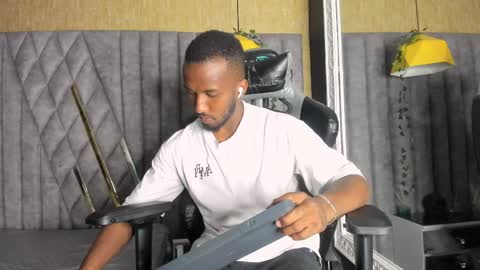 James  online show from April 26, 10:39 pm