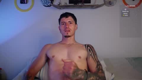 Snapshot of jamesss____ chatting on September 30, 5:24 am jamesss____ online show from September 30, 5:24 am