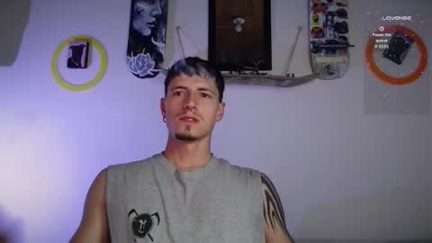 Snapshot of jamesss____ chatting on September 27, 12:08 am jamesss____ online show from September 27, 12:08 am