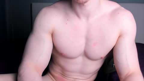 Snapshot of jamesstong chatting on February 21, 11:32 pm James Strong online show from February 21, 11:32 pm