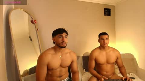 janomar01 online show from April 14, 6:29 pm