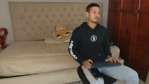 janomar01 online show from March 4, 7:21 pm