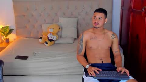 janomar01 online show from October 23, 8:56 pm