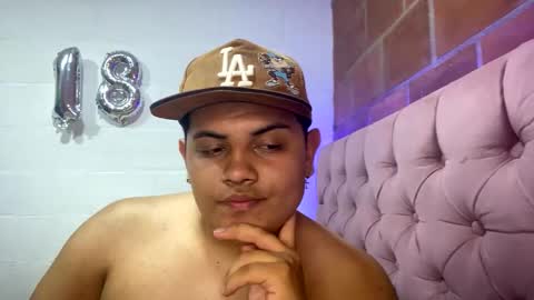 jason_boy_ online show from December 12, 7:08 am