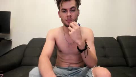 JasoN online show from December 4, 3:19 pm