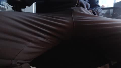 Snapshot of jasonholly chatting on January 16, 5:01 pm Benedick Cumbersnatch online show from January 16, 5:01 pm