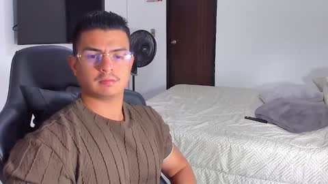 Snapshot of jasperbrooksx chatting on January 8, 9:12 pm JBrooksXx online show from January 8, 9:12 pm