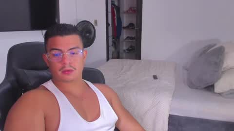 Snapshot of jasperbrooksx chatting on January 22, 7:03 pm JBrooksXx online show from January 22, 7:03 pm
