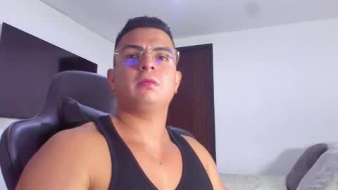 Snapshot of jasperbrooksx chatting on February 12, 2:14 am JBrooksXx online show from February 12, 2:14 am