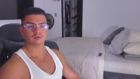 Snapshot of jasperbrooksx chatting on January 14, 8:15 pm JBrooksXx online show from January 14, 8:15 pm