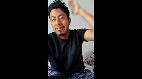 javier_jr26 online show from April 12, 5:25 pm