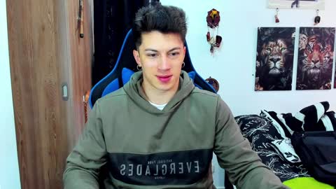 Javier online show from December 9, 5:13 pm