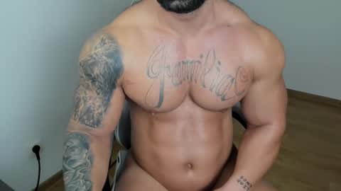 Snapshot of jaxonhunk chatting on February 14, 10:28 am JaxonHunk online show from February 14, 10:28 am