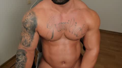 Snapshot of jaxonhunk chatting on December 10, 9:00 pm JaxonHunk online show from December 10, 9:00 pm