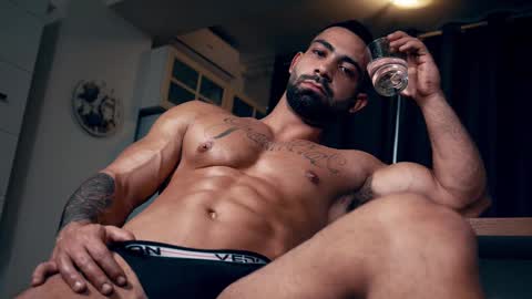 Snapshot of jaxonhunk chatting on March 3, 8:07 pm JaxonHunk online show from March 3, 8:07 pm