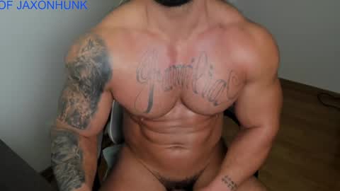 Snapshot of jaxonhunk chatting on March 11, 2:32 am JaxonHunk online show from March 11, 2:32 am