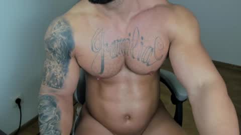 Snapshot of jaxonhunk chatting on February 18, 4:15 am JaxonHunk online show from February 18, 4:15 am