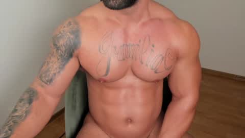 Snapshot of jaxonhunk chatting on December 23, 1:18 am JaxonHunk online show from December 23, 1:18 am