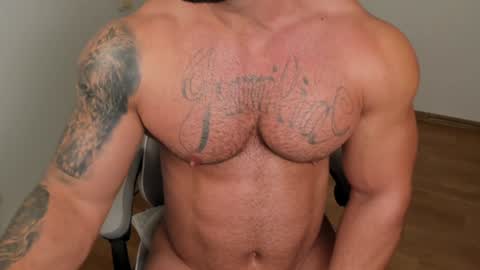 Snapshot of jaxonhunk chatting on December 6, 3:52 am JaxonHunk online show from December 6, 3:52 am