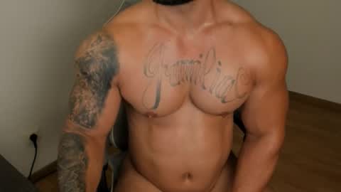 Snapshot of jaxonhunk chatting on September 17, 2:23 am JaxonHunk online show from September 17, 2:23 am