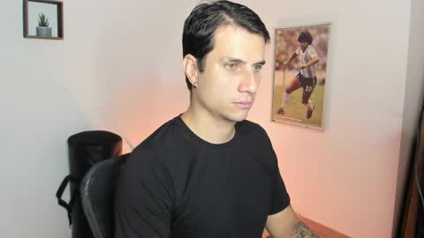 Snapshot of jayalvarrez_ chatting on February 18, 7:00 pm Jay Alvarrez online show from February 18, 7:00 pm