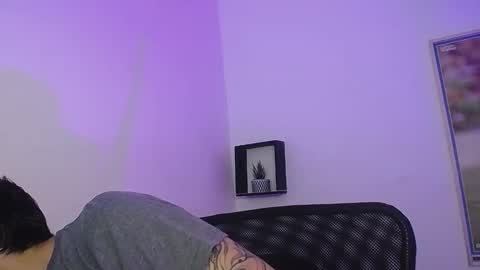 Snapshot of jayalvarrez_ chatting on December 29, 10:57 pm Jay Alvarrez online show from December 29, 10:57 pm