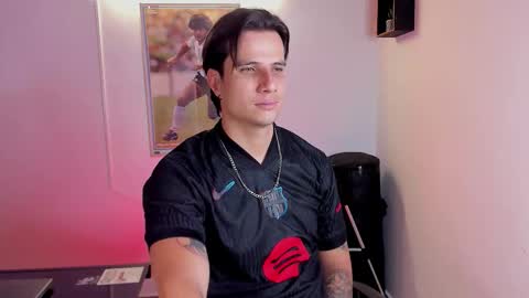 Snapshot of jayalvarrez_ chatting on October 1, 7:40 pm Jay Alvarrez online show from October 1, 7:40 pm