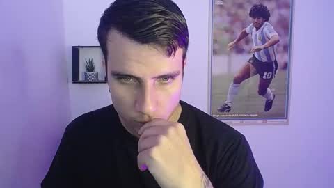 Snapshot of jayalvarrez_ chatting on January 7, 6:03 pm Jay Alvarrez online show from January 7, 6:03 pm
