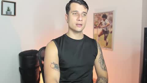 Snapshot of jayalvarrez_ chatting on March 8, 10:56 pm Jay Alvarrez online show from March 8, 10:56 pm