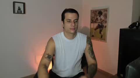 Snapshot of jayalvarrez_ chatting on February 28, 6:52 pm Jay Alvarrez online show from February 28, 6:52 pm