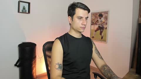 Snapshot of jayalvarrez_ chatting on January 21, 8:00 pm Jay Alvarrez online show from January 21, 8:00 pm