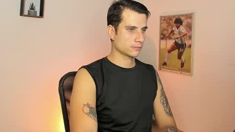 Snapshot of jayalvarrez_ chatting on January 20, 10:04 pm Jay Alvarrez online show from January 20, 10:04 pm