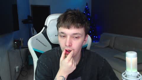 Snapshot of jayce_icestone chatting on January 2, 1:49 am Jayce online show from January 2, 1:49 am