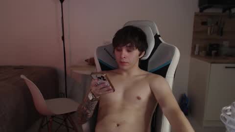 Snapshot of jayce_icestone chatting on September 17, 3:13 pm Jayce online show from September 17, 3:13 pm