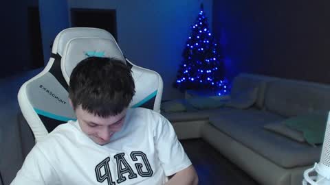 Snapshot of jayce_icestone chatting on December 29, 12:12 pm Jayce online show from December 29, 12:12 pm