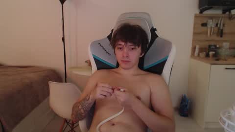 Snapshot of jayce_icestone chatting on September 18, 3:14 pm Jayce online show from September 18, 3:14 pm