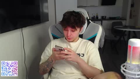 Jayce online show from April 23, 5:01 am