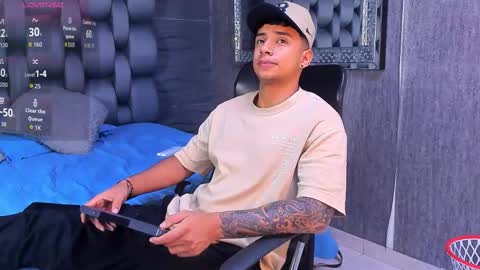 Snapshot of jaze_bradley chatting on October 1, 11:36 am jaze_bradley online show from October 1, 11:36 am