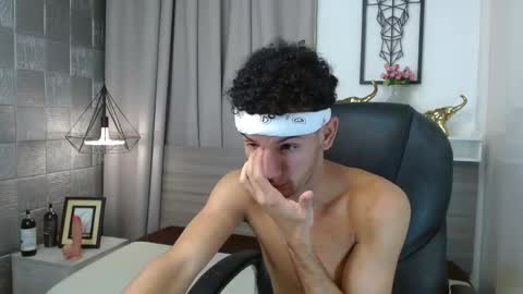 jdwhite18 online show from June 6, 7:36 am